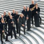 Schweriner Jazznacht 2023: NDR BIGBAND „Kind of Selfies“ unter der Leitung von Jörn Marcussen-Wulff - Zu Gast am Schlagzeug: Ernesto Simpson und BAGGS – Bigband am Goethe Gymnasium Schwerin
